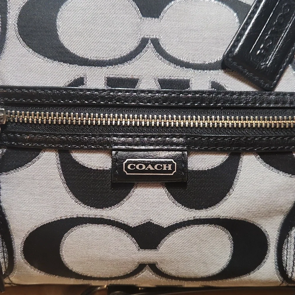 Coach Bag - Picture 3 of 15